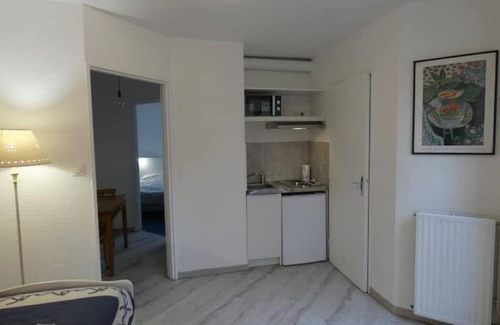 Bartres Apartment | Cozy Aquero-accueil Apartment with Pool and Spa Amenities