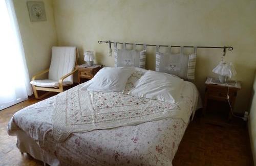 Castellane House | Discover Aqui Sian Ben: Guest Rated 8.7/10 Experience