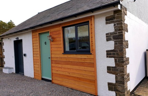 Greenhead Cottage | Quaint Aquila Cottage: Cozy Getaway with Log Burner