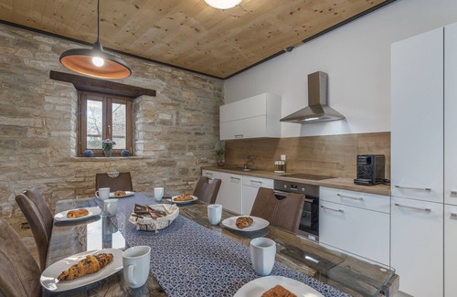 Groznjan Villa | Discover Aquileia Residence #4 with Private Garden & Pool