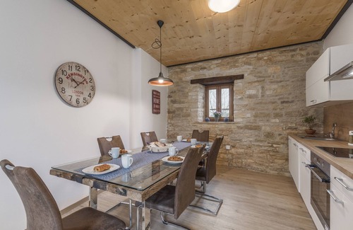 Groznjan Villa | Discover Aquileia Residence #4 with Private Garden & Pool