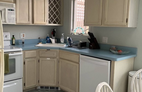 Aquinnah Condo | Discover Aquinnah Condo: Oceanfront Walk to Beach Bliss