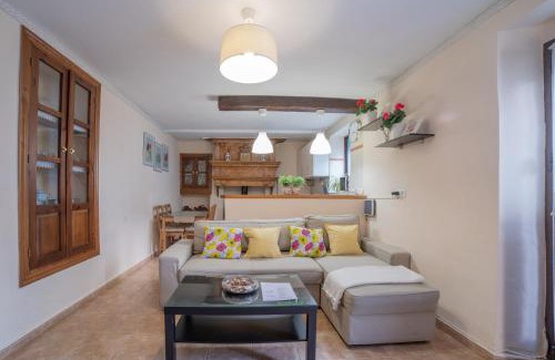 Juzcar House | Discover AR Alojamiento Rural: Oceanfront Retreat with Pool