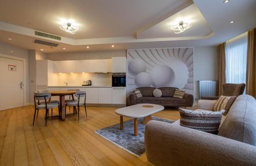 Gayrettepe Apartment | Pet-Friendly Retreat at Ar-mo-ni with Breakfast Included
