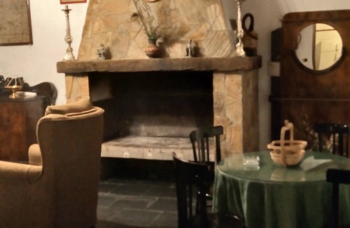 Canamero House | Spacious AR Romero Room with Pool and Family Amenities