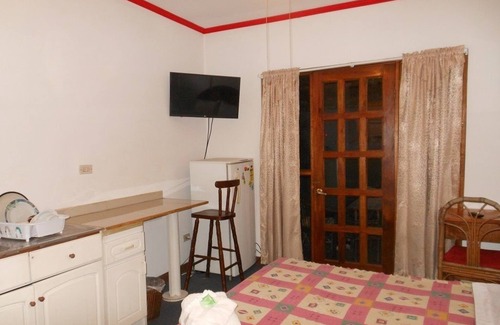 La California Hotel | Relaxing Stay at Ara Macao Inn with Spa & Family Amenities