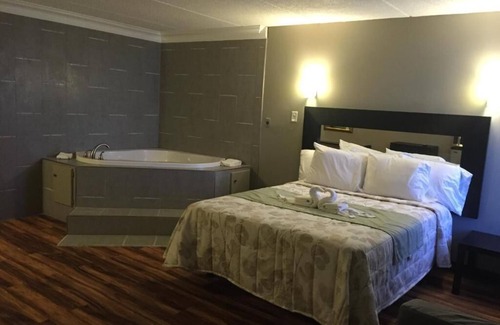 Albany Hotel | Family-Friendly Stay at Araamda Inn - Great Value Awaits!