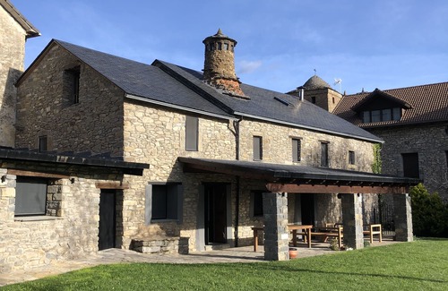 Borrastre House | Discover Aracanciás Rural House: Ocean View & Kid-Friendly