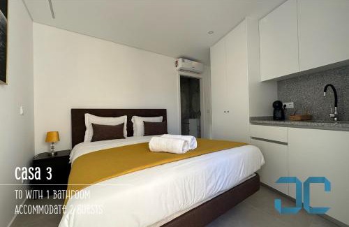 Ovar House | Arada Property - 4 Houses in 1 Private Property, Free Parking and Hot Tub