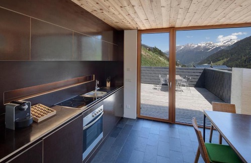 Kappl Apartment | Discover Aradira: Pet-Friendly Retreat with High Ratings