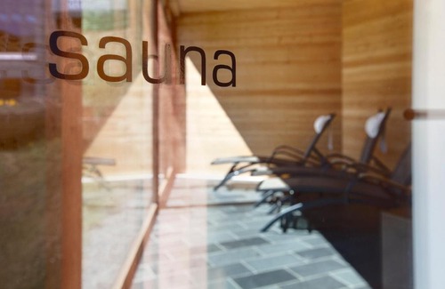 Kappl Apartment | Discover Aradira: Pet-Friendly Retreat with High Ratings