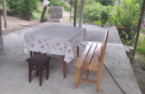Kaputan Ski Chalet | Pet-Friendly Arai Guest Haus: Family Comfort Awaits