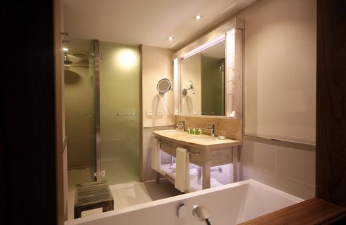 Province of Tierra del Fuego Hotel | Experience Arakur Ushuaia Resort & Spa: 5-Star Haven