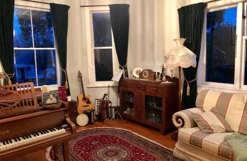 Waihi House | Discover Araluen Cottage: Guest Rated 9/10 Retreat