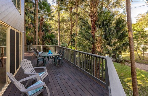 Smiths Lake House | Relaxing Stay at Araluen - Pacific Palms Holidays