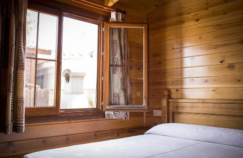Aranjuez Other | Inviting Aranjuez Camping & Bungalows with Oceanfront Views