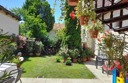 Gyula House | Top-Rated Aranka Apartman: Family-Friendly & Kitchen Access