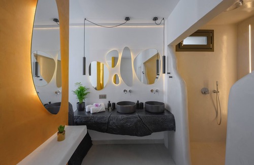 Imerovigli Hotel | Discover Arany Terra: Spa Retreat with Top Guest Ratings