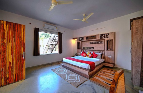 Sawai Madhopur Hotel | Discover Aranya Vilas in Ranthambhore: Pool & Spa Retreat