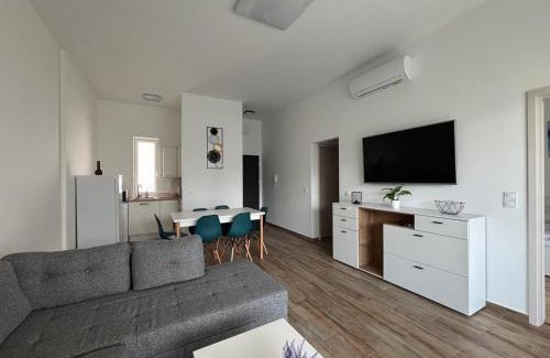 Balatonalmadi Apartment | Family-Friendly Aranyhíd Deluxe Apartman with Great Reviews