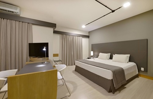 Ribeirao Preto Hotel | Discover Araucária Plaza: Rated 9.2 with Pool & Spa