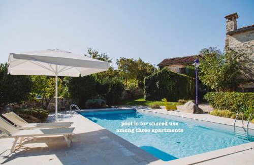 Karlovici Villa | Cozy Arbalovija Rustic Villa: Pet-Friendly Retreat with Pool