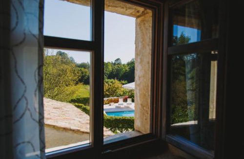 Karlovici Villa | Cozy Arbalovija Rustic Villa: Pet-Friendly Retreat with Pool