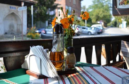 Arbanasi House | Cozy Arbat Guest Rooms: Family & Pet Friendly Stay