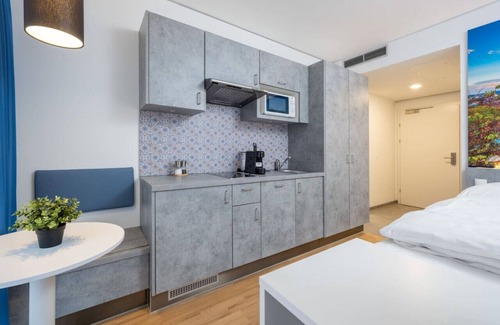 Geidorf Apartment | Cozy Balcony Apartment Near Graz University for All Families