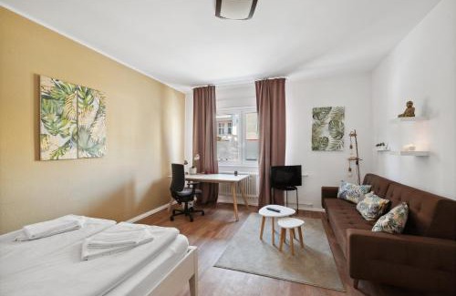 West Berlin Centre Apartment | Inviting Arbio I Apartment Steps from Ku'damm with Parking