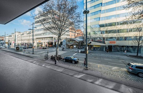 Erdberg Apartment | Modern Arbio I Lux Penthouse: Family-Friendly Retreat