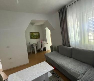Elbasan Apartment | Arbnb Cuni