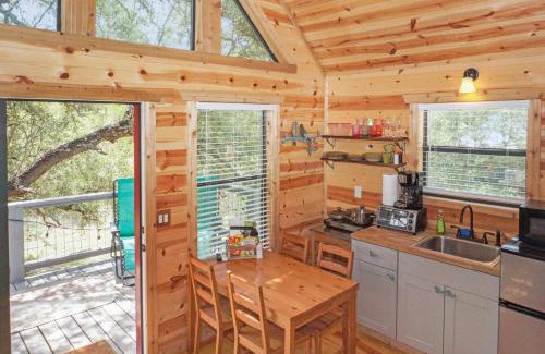 Dripping Springs House | Inviting Arbor House of Dripping Springs - Finch House Stay