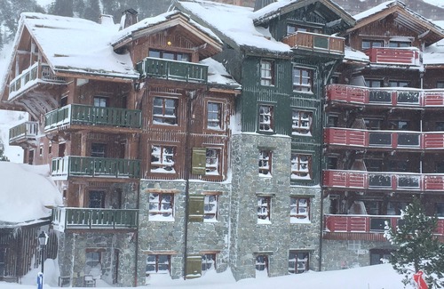 Arc-1950 Apartment | Cozy Arc 1950: Family-Friendly Ski Retreat with Pool