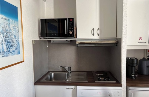 Arc-2000 Apartment | Arc 2000, Fond Blanc, wifi, 7th floor south, 3 beds for 4 people, linen and towels included.