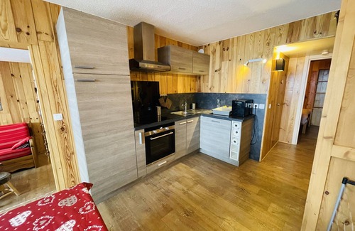 Arc-2000 Apartment | ARC 2000 Chalet Apartment for 10-12 Guests with Great Amenities