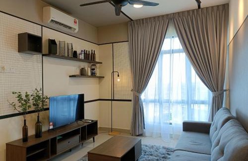 Taman Daya Apartment | Family-Friendly Retreat at ARC Austin Hills Residensi