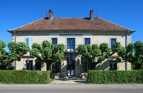 Arc-et-Senans House | Guest Rated 9.6: Arc en Sel Maison d’hôtes with Pool