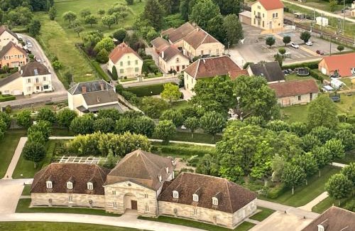 Arc-et-Senans House | Guest Rated 9.6: Arc en Sel Maison d’hôtes with Pool