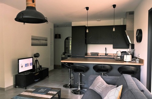 Arcachon Apartment | Premium Arcachon Apartment with Ocean View & Large Terrace