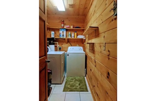 Sevierville Cabin | Arcade game, secluded,relaxing retreat, great for families, kids friendly