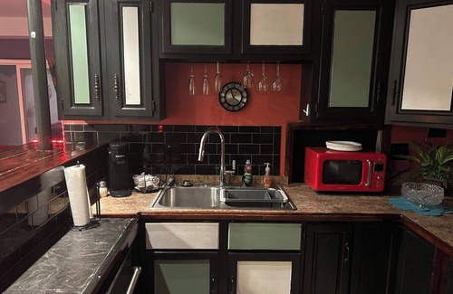 Manhattan House | Arcade on Galaxy-nCharming 2-bedroom house in amazing Manhattan with AC, WiFin
