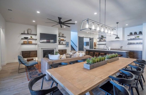 Santa Clara House | Experience Arcadia 66 + 67: Two Pools, Hot Tubs & Fun!