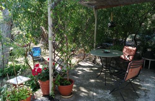 Eresos House | Discover Arcadia Eressos: Pet-Friendly Retreat with Spa