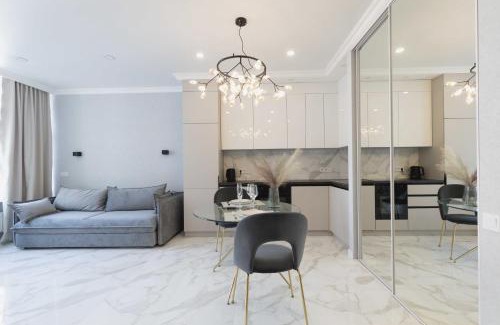 Arcadia Apartment | Discover Arcadia: Romantic Views with Pool & Breakfast