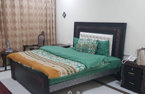 Kohistan Hotel | Discover Arcadian Peridot: Family-Friendly with Dining Options