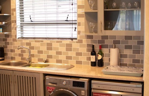 Arcadia Apartment | Discover Park Central Apartment - Family-Friendly Stay
