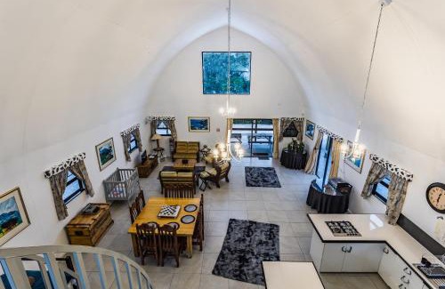Storms River Apartment | Explore Arch Cabins: Family-Friendly Retreat in Storms River