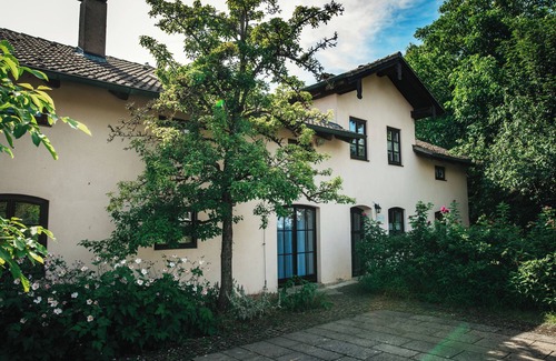 Langenaltheim House | Discover House Archaeopteryx: Private Pool in Nature Park