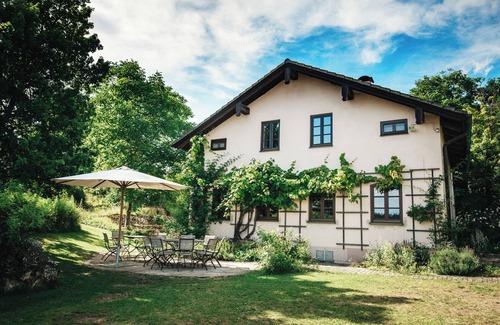 Langenaltheim House | Discover House Archaeopteryx: Private Pool in Nature Park